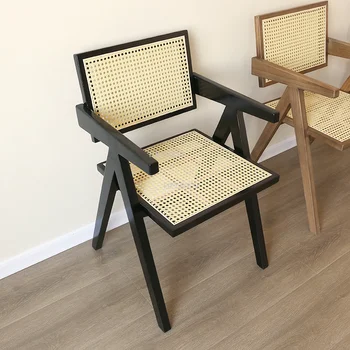 Обеденные стулья из массива Скандинавской древесины для кухни Домашний обеденный стул из ротанга Мебель для гостиной Спинка Японского кресла для отдыха